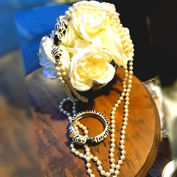 Jewelry - Zebra & Faux Pearl Enameled Necklace & Bracelet